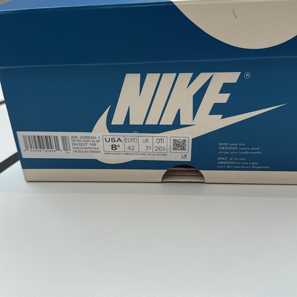 Athletic_Shoes